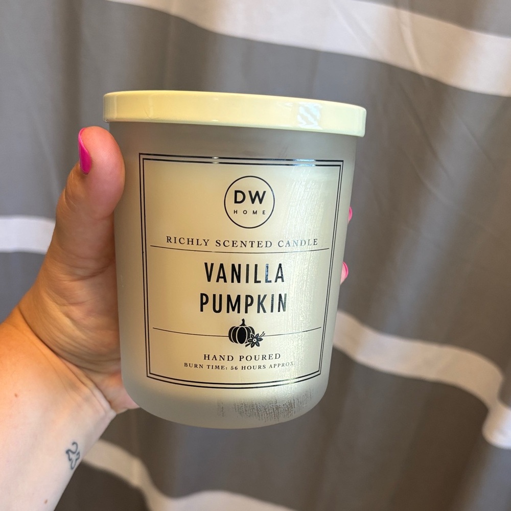 DW Home Vanilla Pumpkin Candle